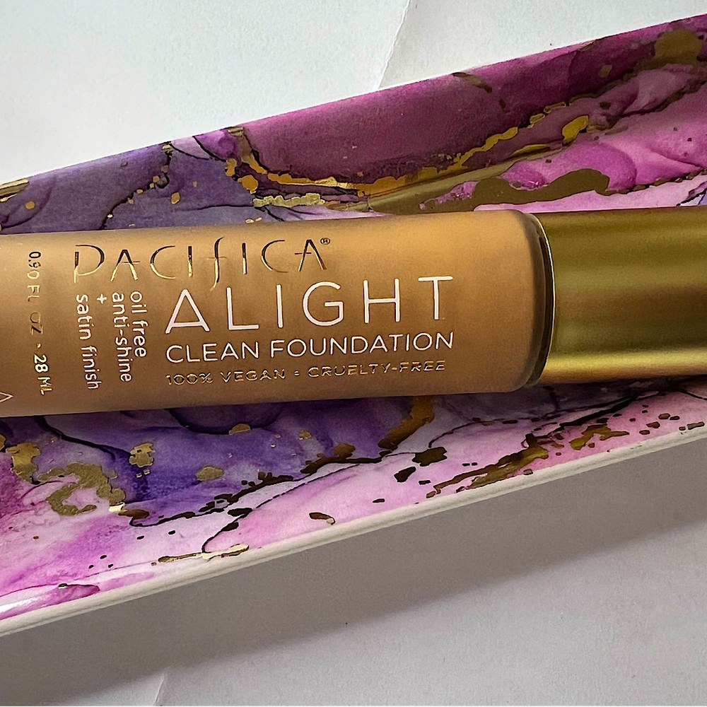 Pacifica Alight Clean Foundation 100% Vegan- Cruety-Free